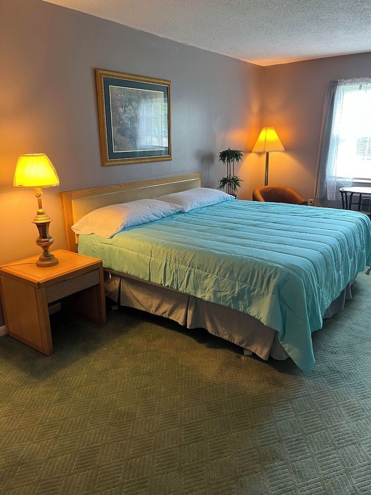 Grand Lake Hotel 2