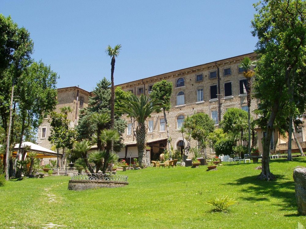 Hotel Il Cavalier D'Arpino 1