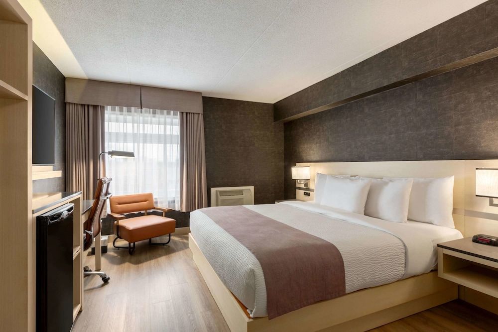 Days Inn by Wyndham Toronto West Mississauga 2