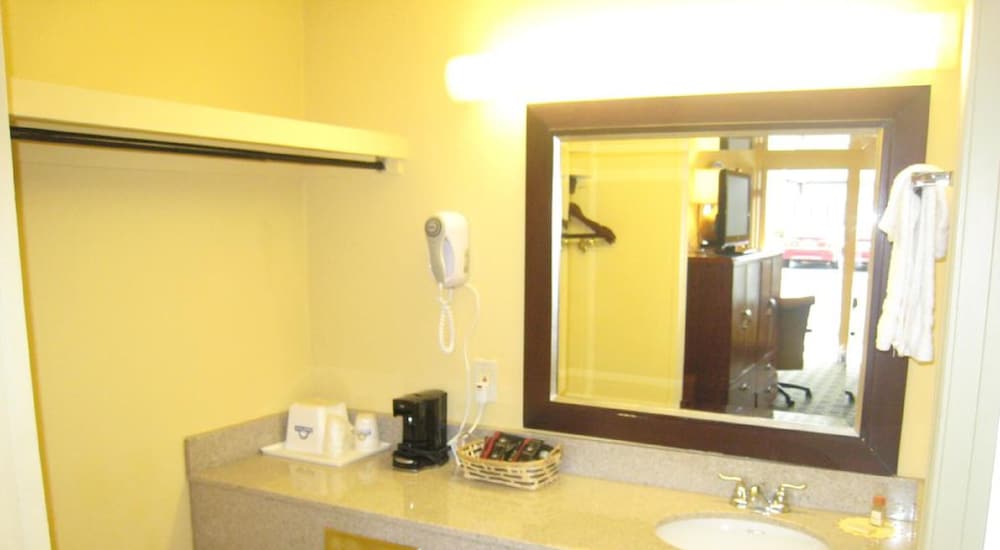 Days Inn by Wyndham Brunswick/St. Simons Area 2