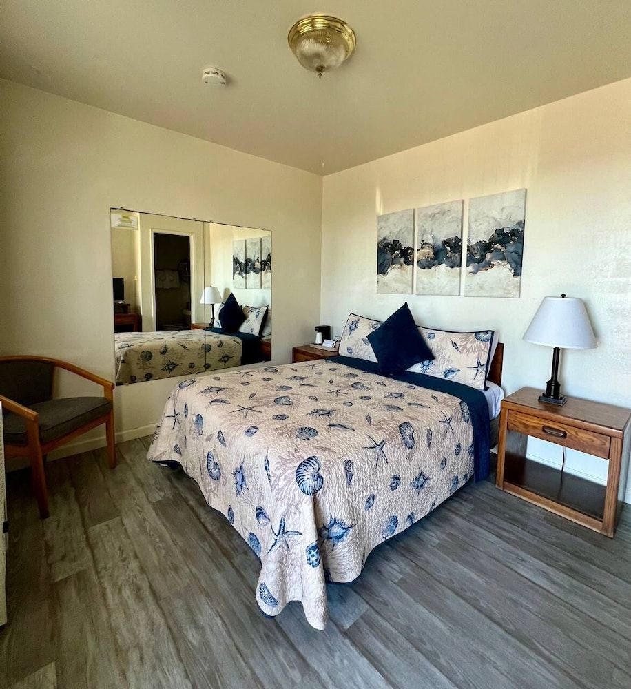Ocean Cove Lodge 2