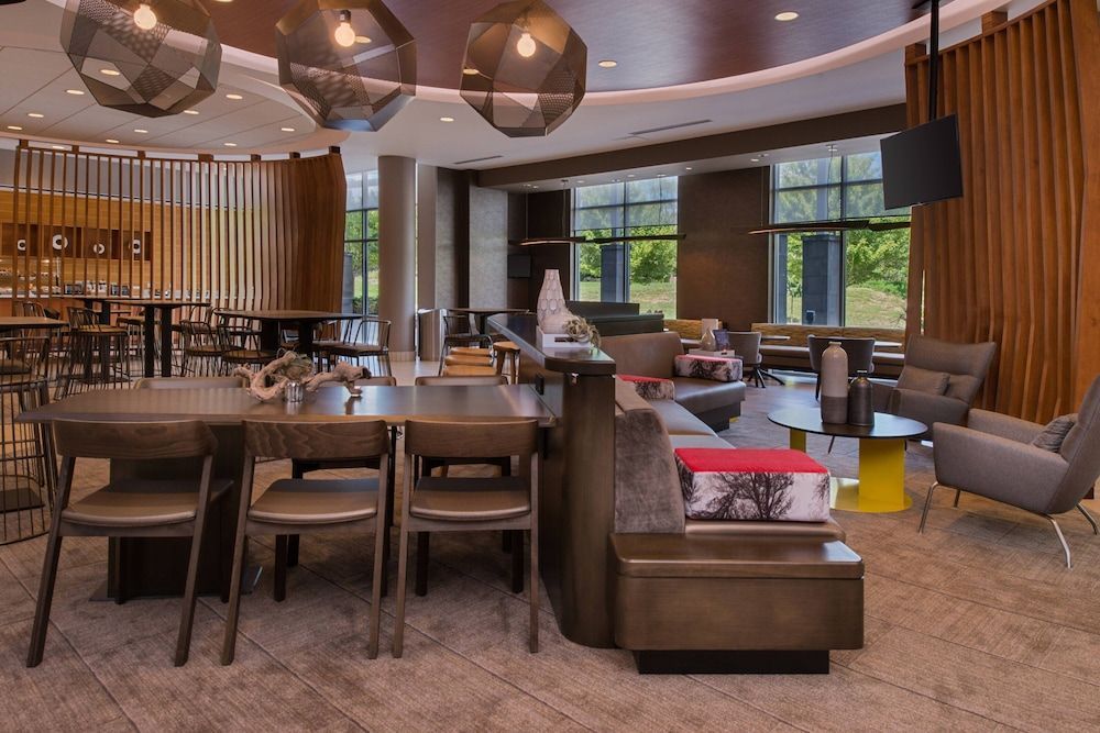 SpringHill Suites Pittsburgh Southside Works 1