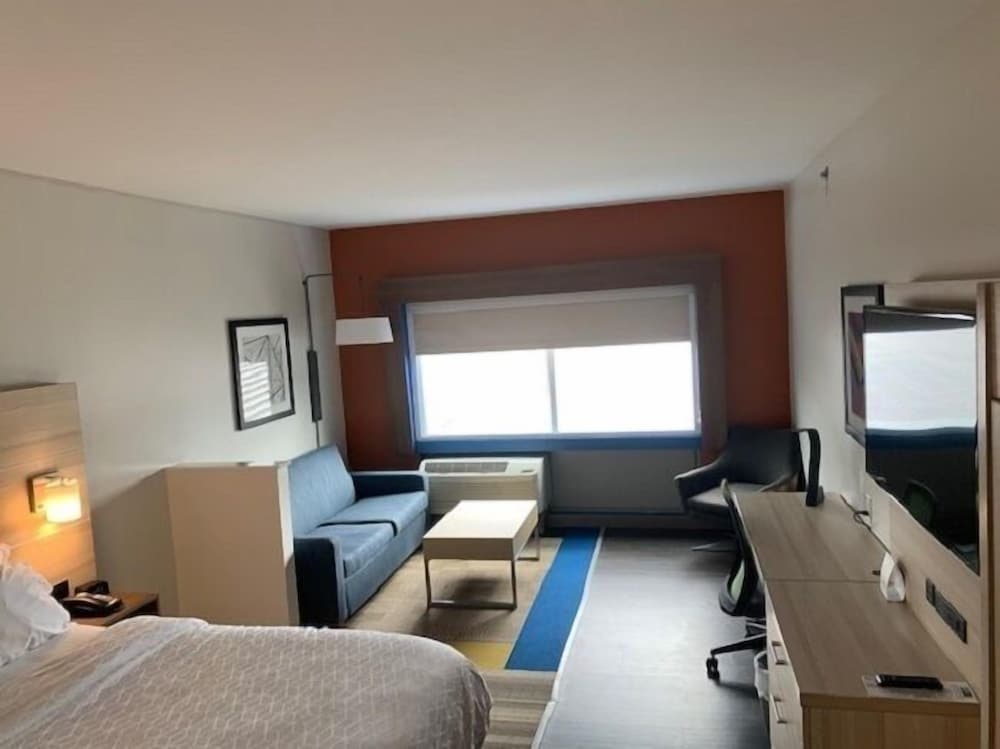 Holiday Inn Express & Suites WILMINGTON WEST - MEDICAL PARK by IHG 2