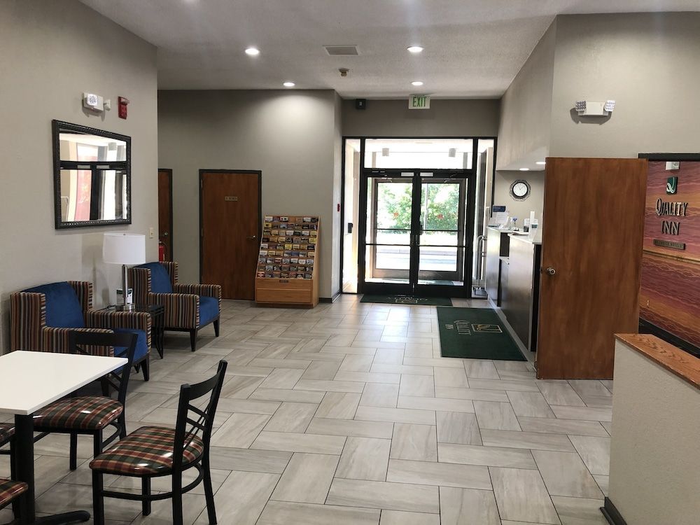 Quality Inn Rochester South 2