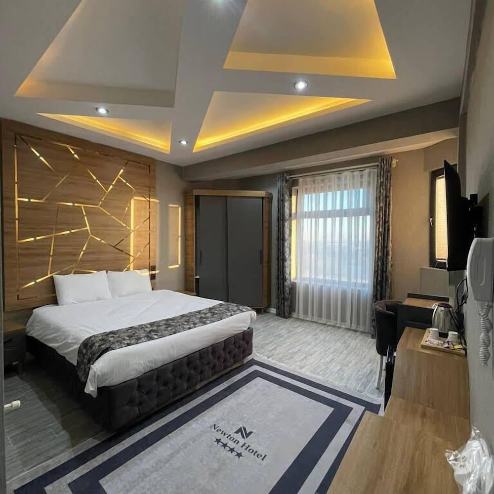 Newton Otel 2