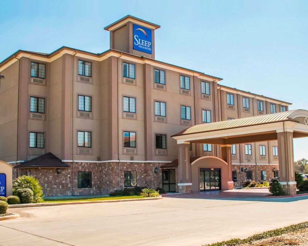 Sleep Inn & Suites at Six Flags 1