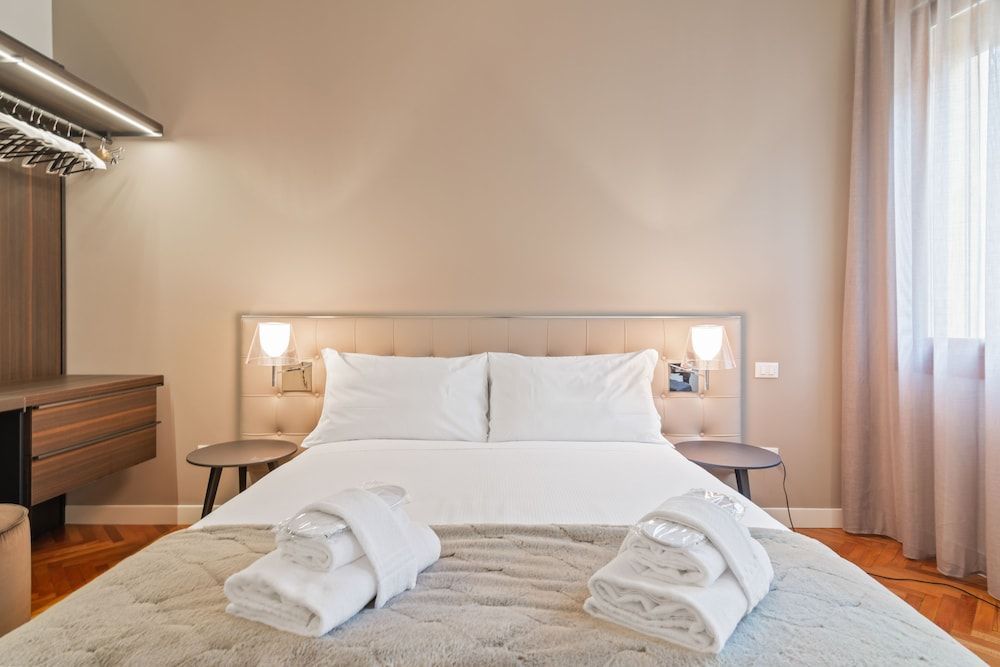 GuestHost - San Fermo Luxury Apartment 2