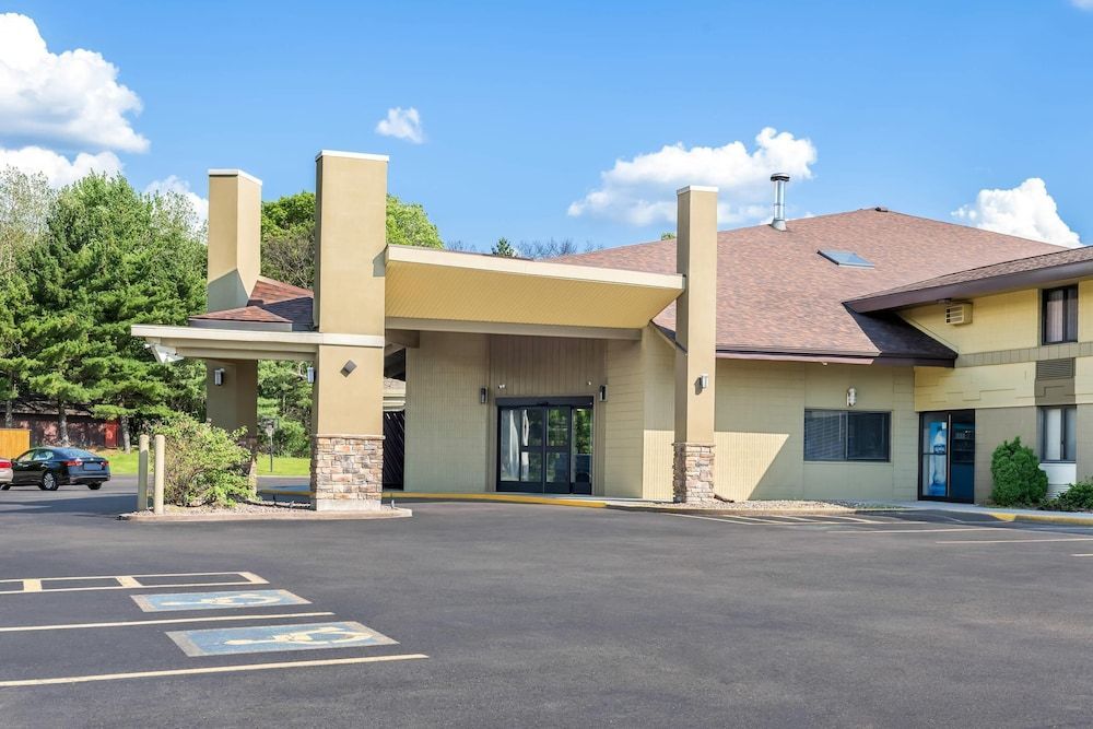 Quality Inn & Suites Black River Falls I-94 1