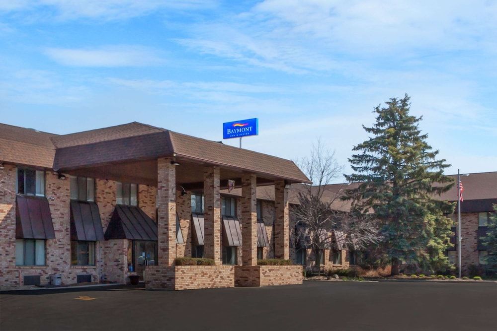 Baymont by Wyndham Midland 1