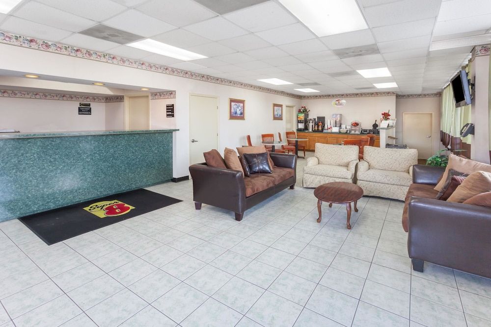 Super 8 by Wyndham Manassas 2