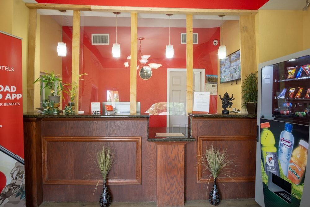 Woodridge Inn and Suites 2