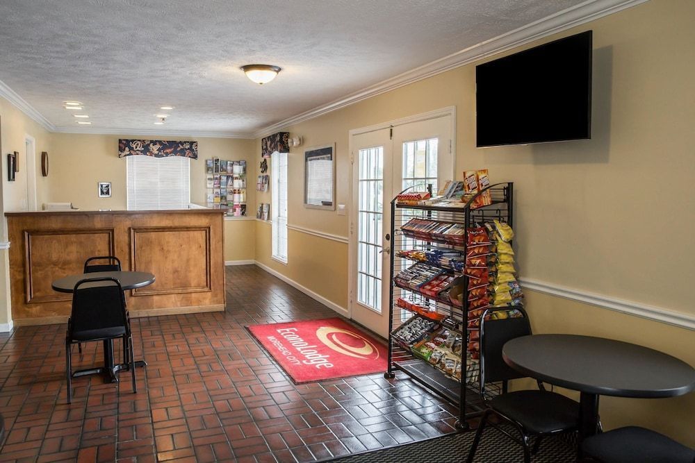 Econo Lodge Crystal Coast 2
