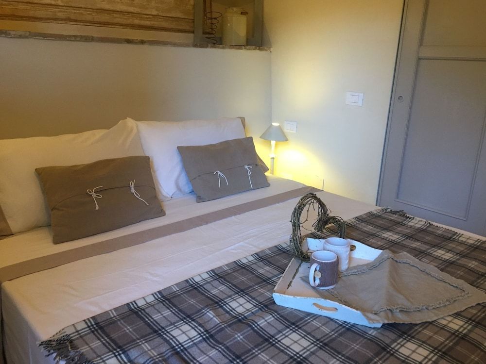 Room-double Room With Services 2