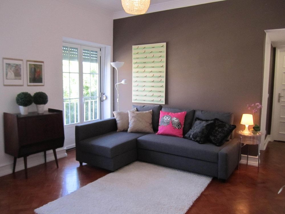 Alvalade II Airport Guest House 1