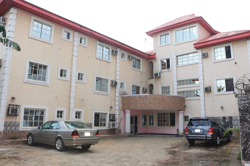 Hummer Hotel 1
