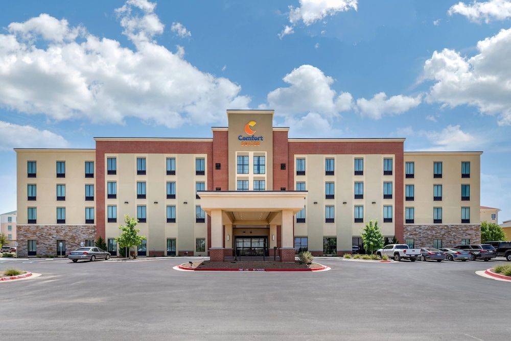 Comfort Suites Midland West 1