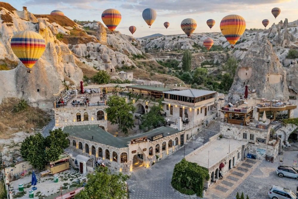Kayatas Cave Suites 1