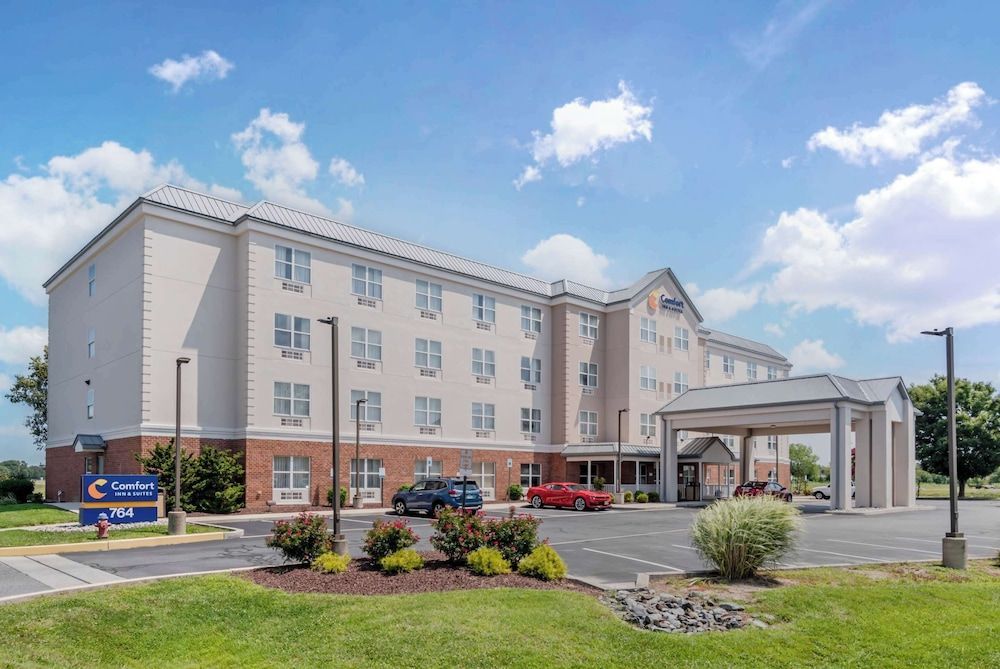 Comfort Inn & Suites Dover near Speedway 1