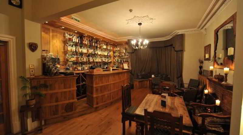 Poppies Hotel and Restaurant 2