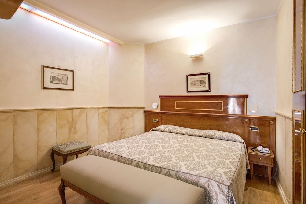 Pantheon Rooms 2