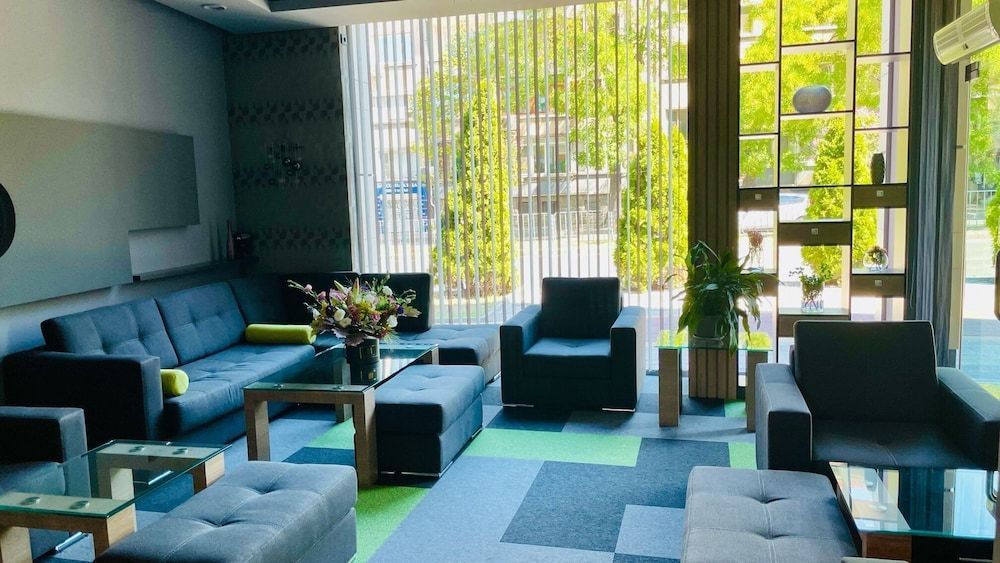 Expo Hotel 2