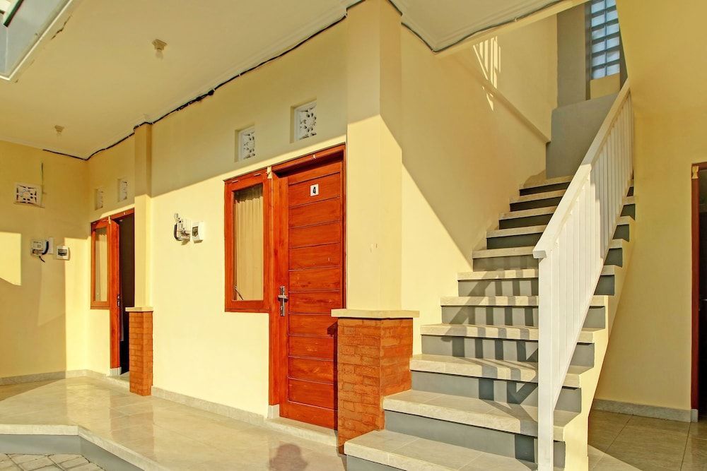 OYO 92952 Nirmala Guest House 2