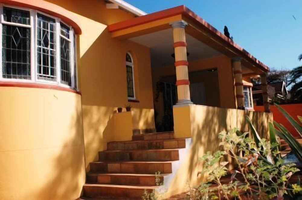 Sleepy Gecko Guest House 1