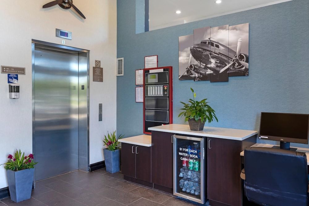 Avion Inn Near LGA Airport, an Ascend Collection Hotel 2