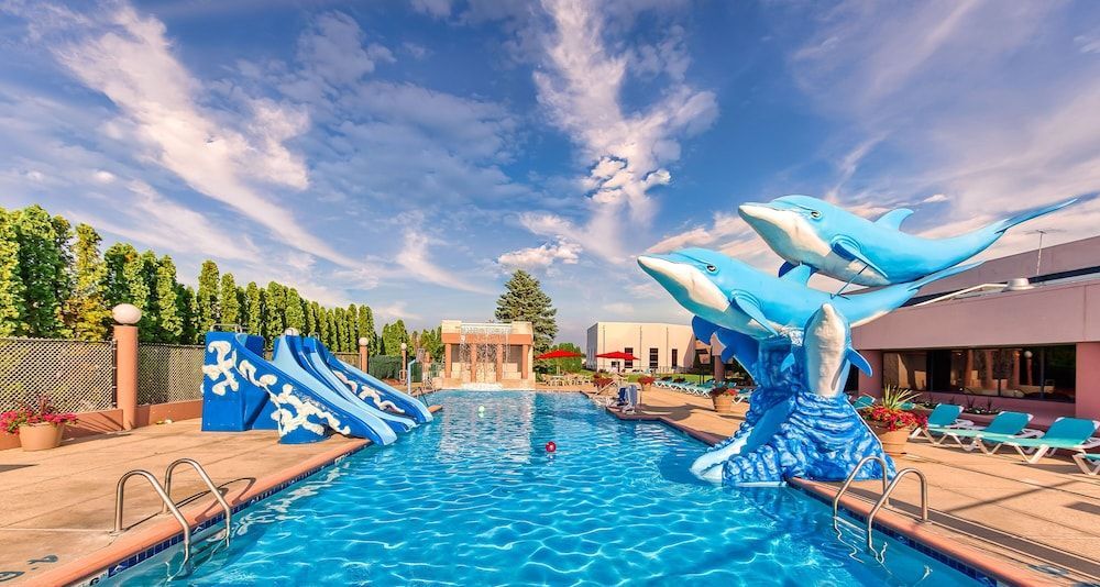 Grand Marquis Waterpark Hotel & Suites 1