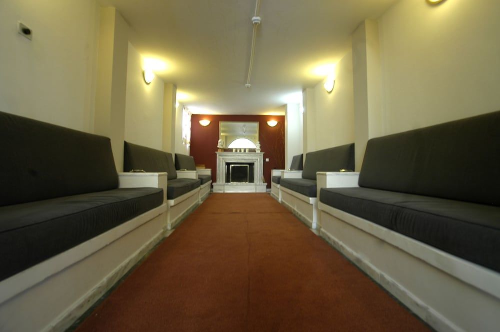 Ilis Hotel 2