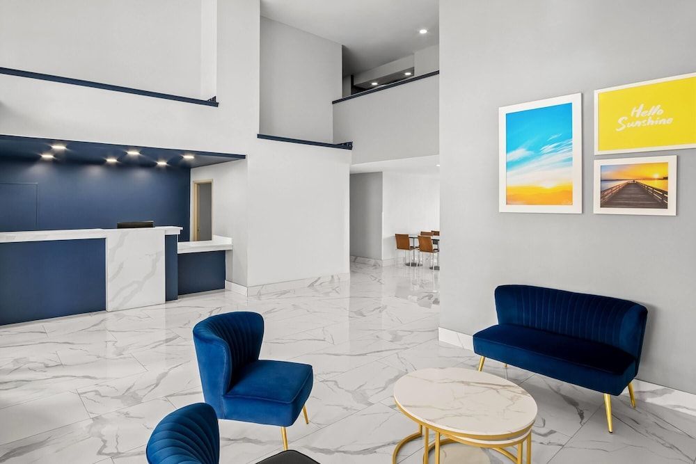 Days Inn by Wyndham Dallas Plano 2