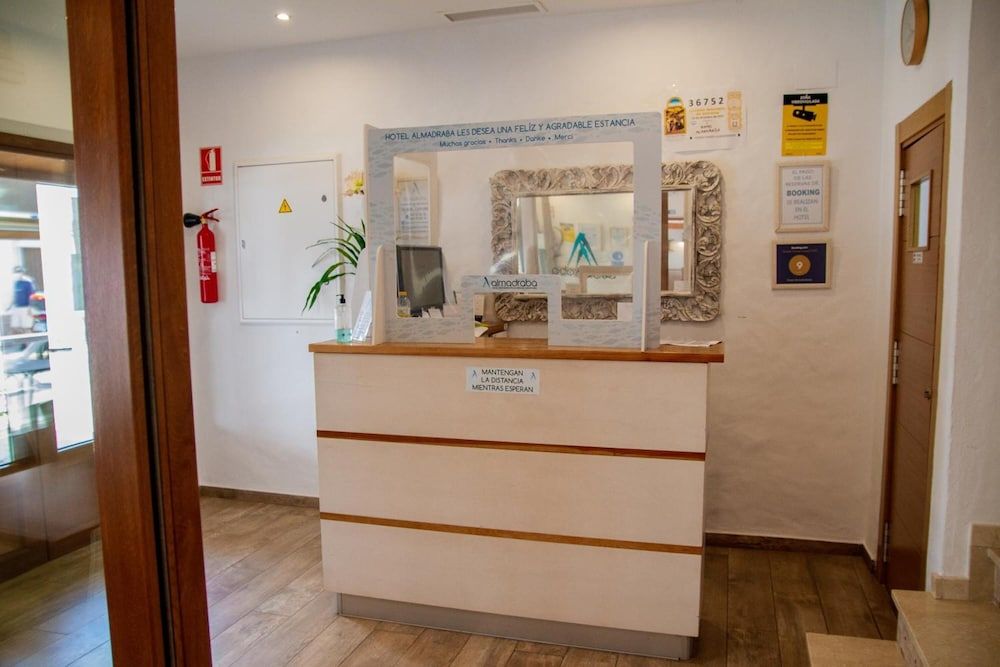 Hotel Almadraba 2