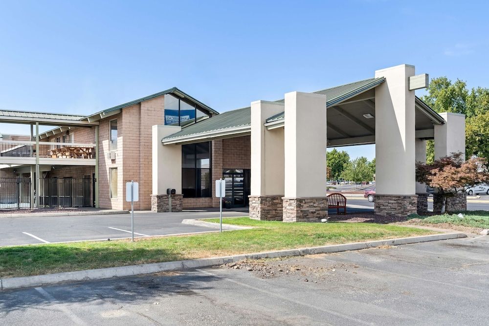 Americas Best Value Inn Yakima 1