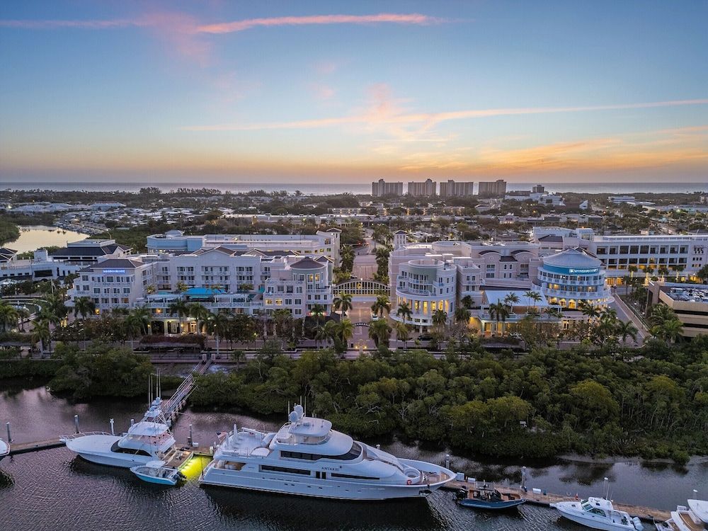 Wyndham Grand Jupiter at Harbourside Place 1