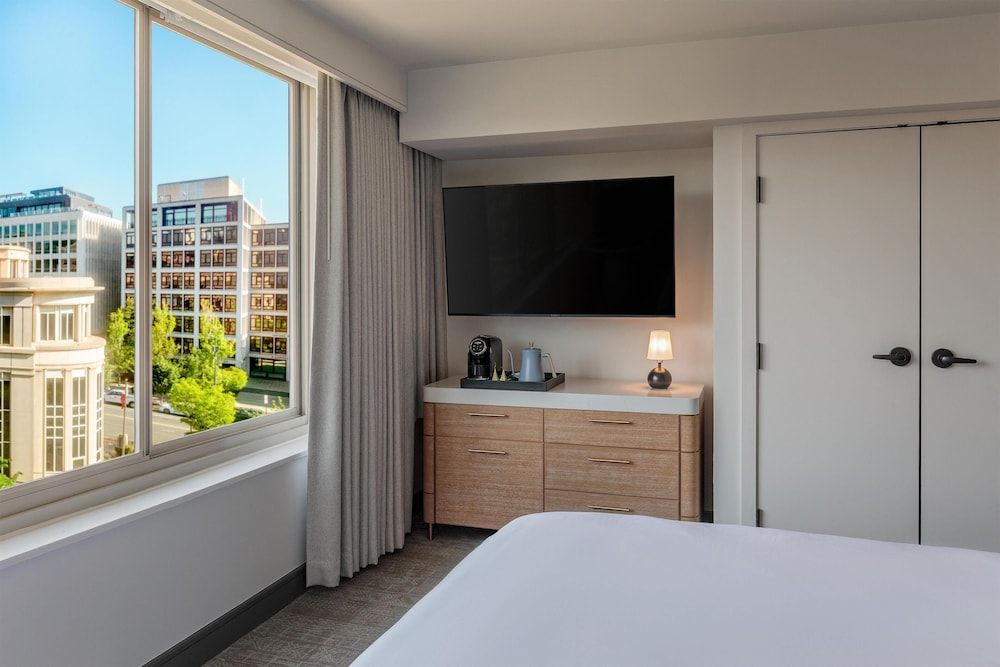 The Beacon at Embassy Row, WorldHotels Distinctive 1