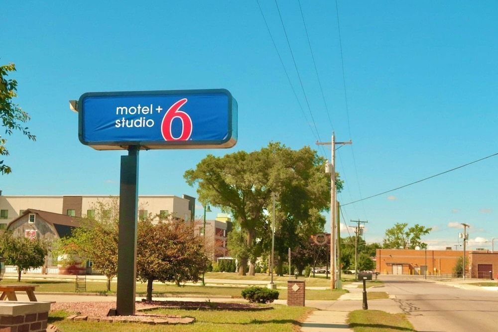 Motel 6 Elkhart, IN 1