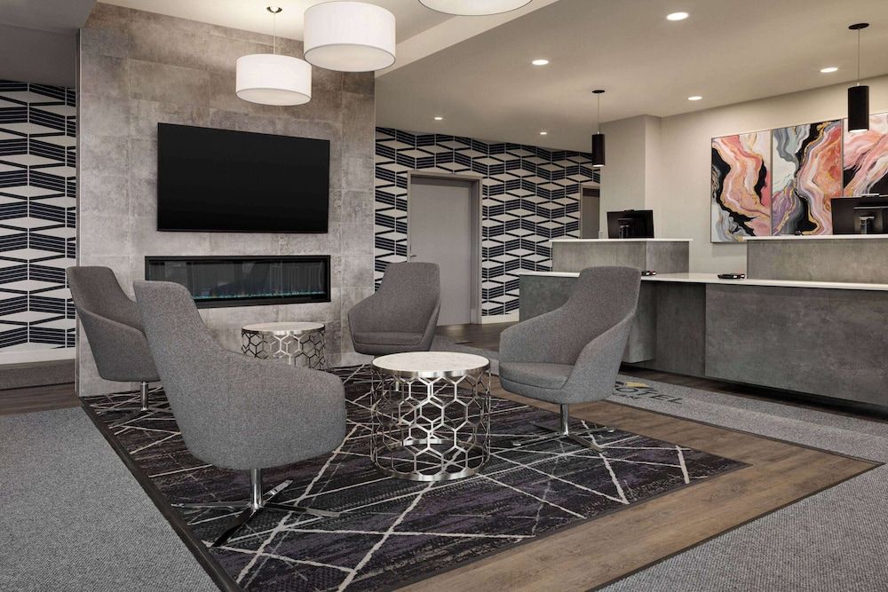 Microtel Inn & Suites by Wyndham Boisbriand 2