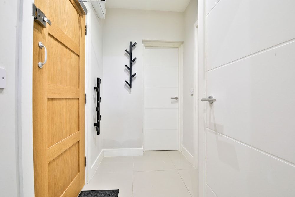1-Bed City Nest in Cardiff 1
