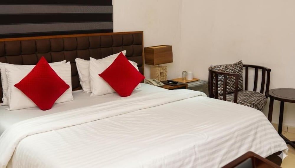 TRENDY INN LTD 1