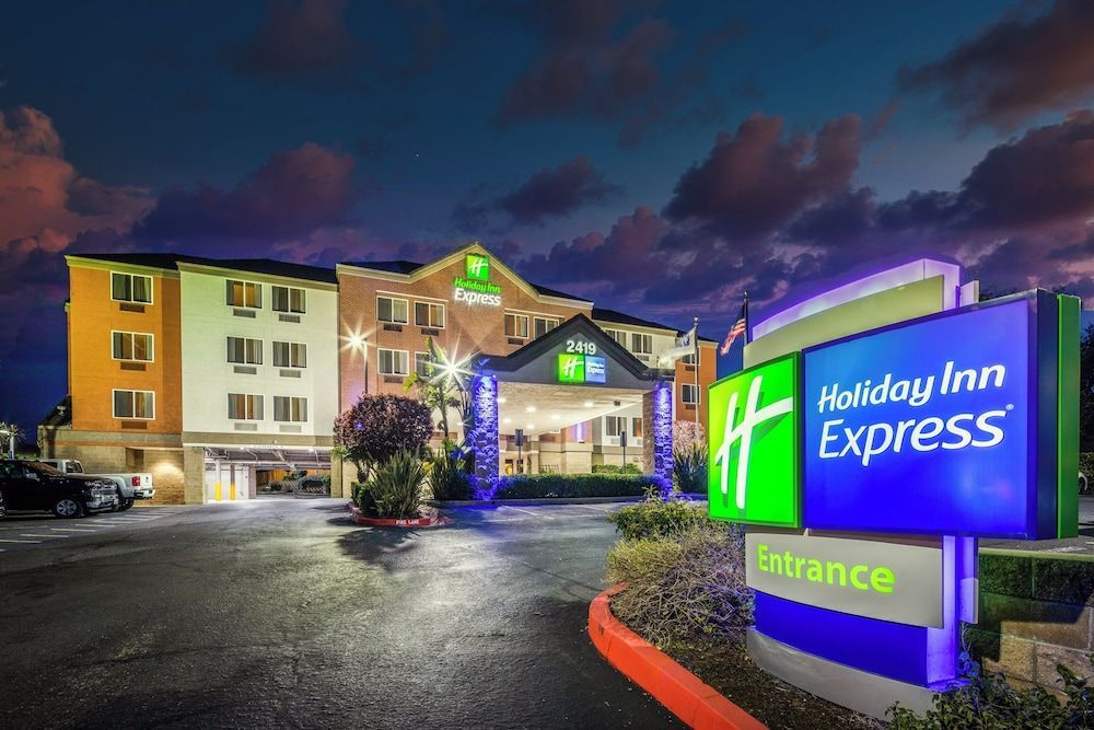 Holiday Inn Express CASTRO VALLEY - I-580 by IHG 1