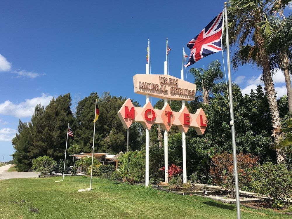 Warm Mineral Springs Motel 1
