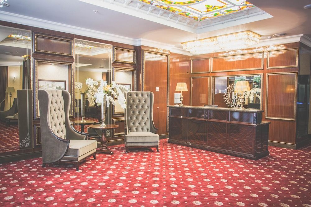 Bristol Central Park Hotel 2