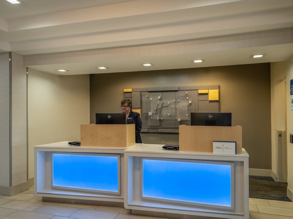 Holiday Inn Express GAS CITY by IHG 2