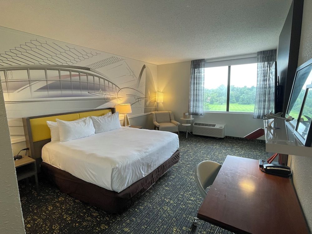 St. Louis Airport Hotel 1