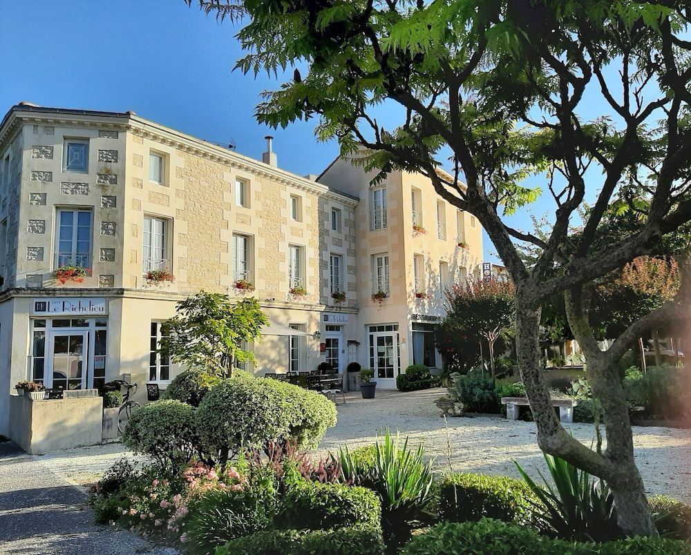 Logis Hotel Le Richelieu - Royan Atlantique 1