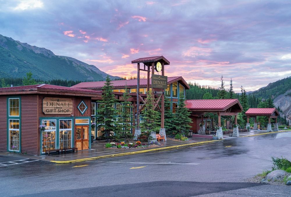 Holland America Denali Lodge 1