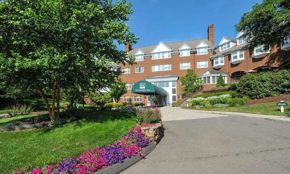 The Simsbury Inn 1