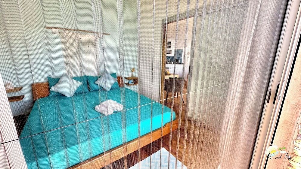 Coral Bay Bungalows 2