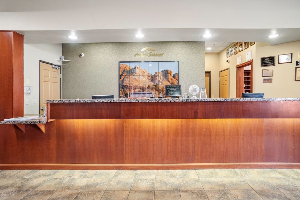 Elevation Inn & Suites, Trademark Collection by Wyndham 2