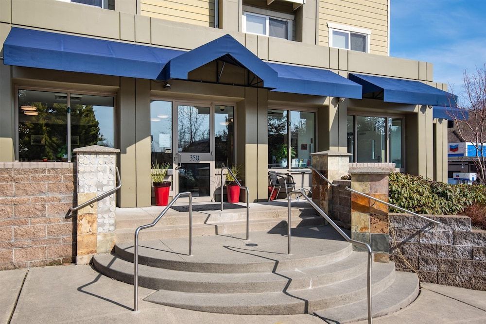 Marshall Suites Bainbridge Island, SureStay Collection by BW 1